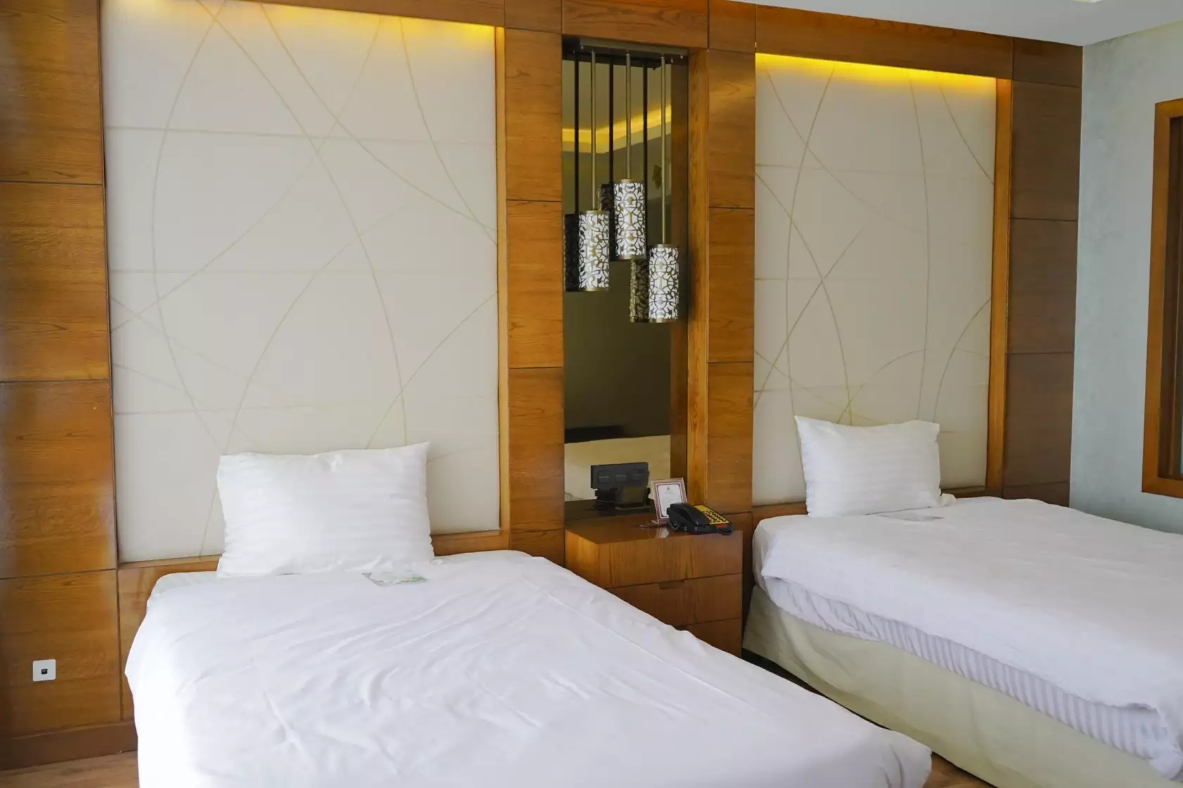 Alibaba https://cdn.alibaba.ir/ostorage/hotel-accommodation-images/69661e4b6b43e2b9afa3bd23_اتاق تویین غربی.webp